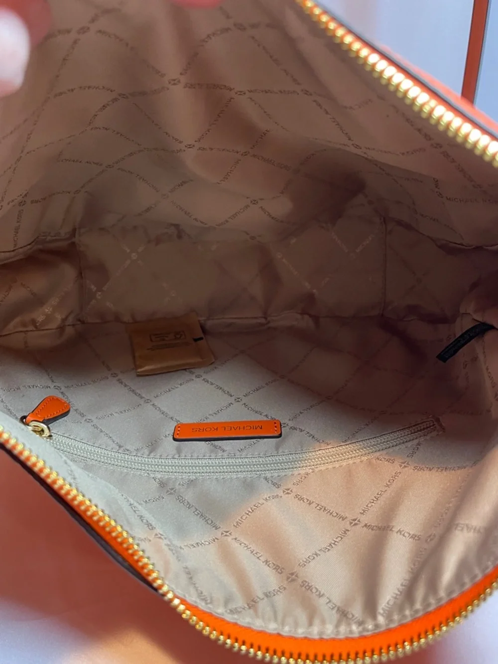Michael Kors Dover Large Leather Shoulder Bag - Picture 12 of 14